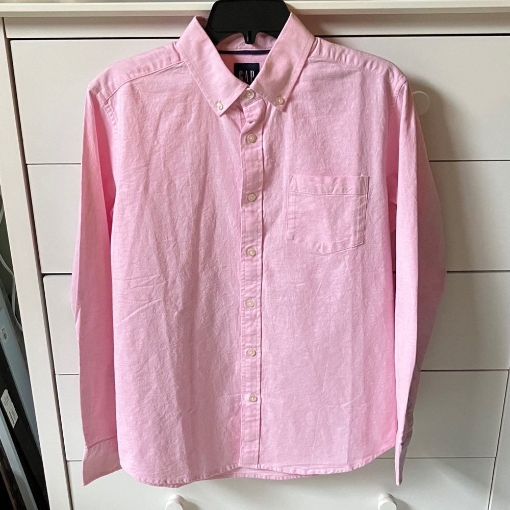 ⛵️ GAP MENS SIZE SMALL PINK BUTTON DOWN SHIRT